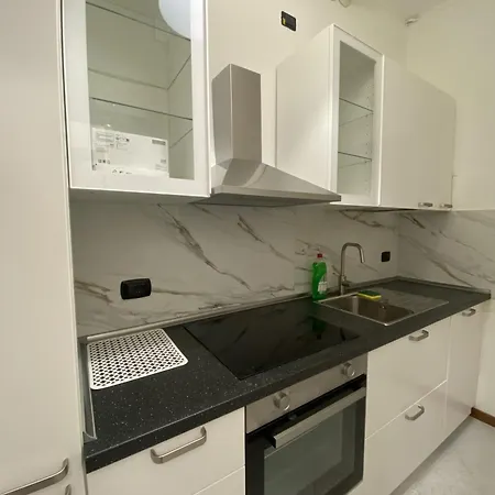 Front Apartments, Apartamento Lecco