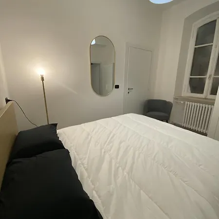 Front Apartments, Lägenhet