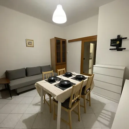 Front Apartments, *