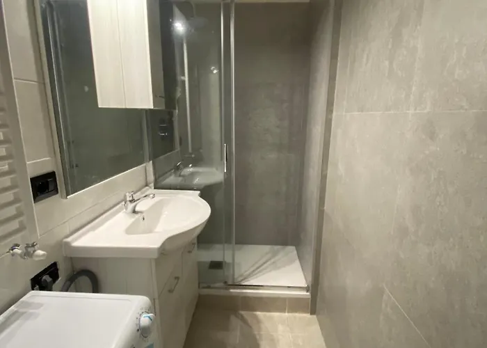 Front Apartments, * ليكو